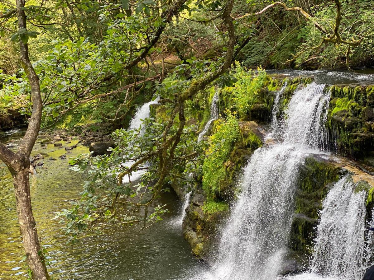 Villa The Cwtch, Log Fire, Sleeps 6, Nr Zip World, Brecon And Bike Park Wales Aberdare Exterior foto