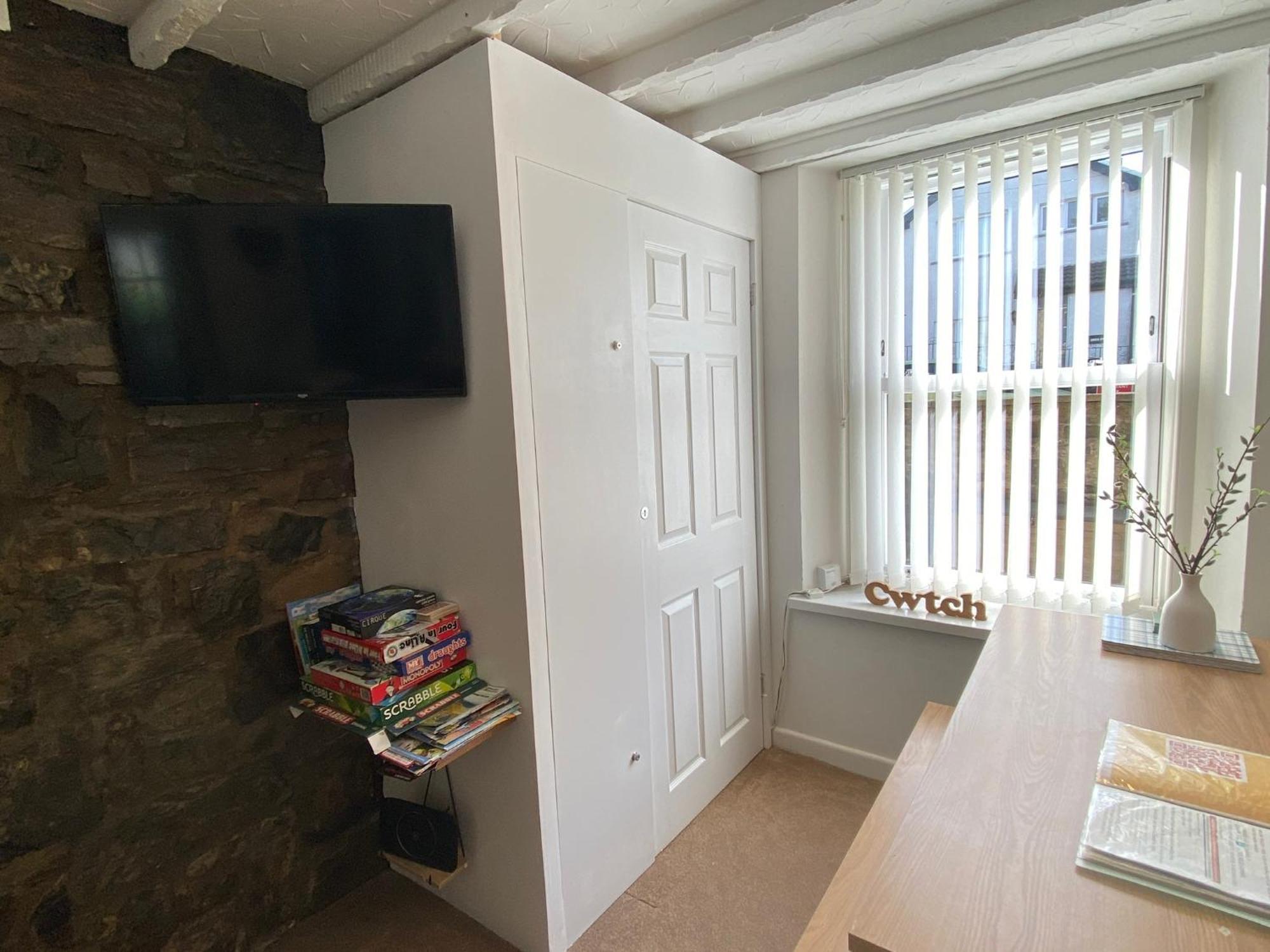 Villa The Cwtch, Log Fire, Sleeps 6, Nr Zip World, Brecon And Bike Park Wales Aberdare Exterior foto