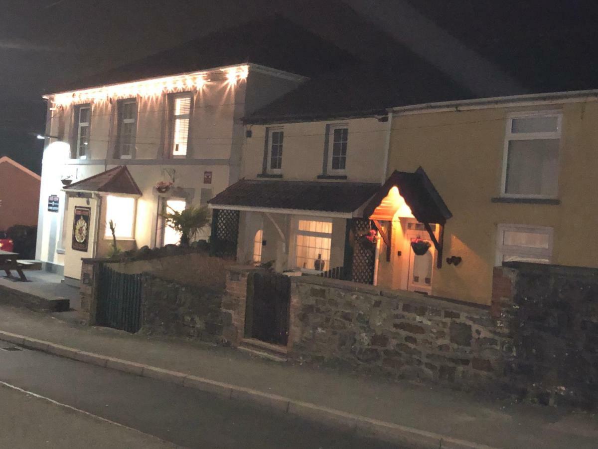Villa The Cwtch, Log Fire, Sleeps 6, Nr Zip World, Brecon And Bike Park Wales Aberdare Exterior foto